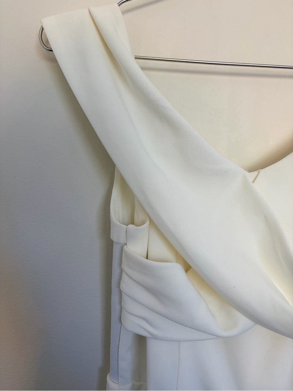 Gorgeous & Elegant H&M Off-Shoulder Jumpsuit in Crisp White - Picture 5 of 14